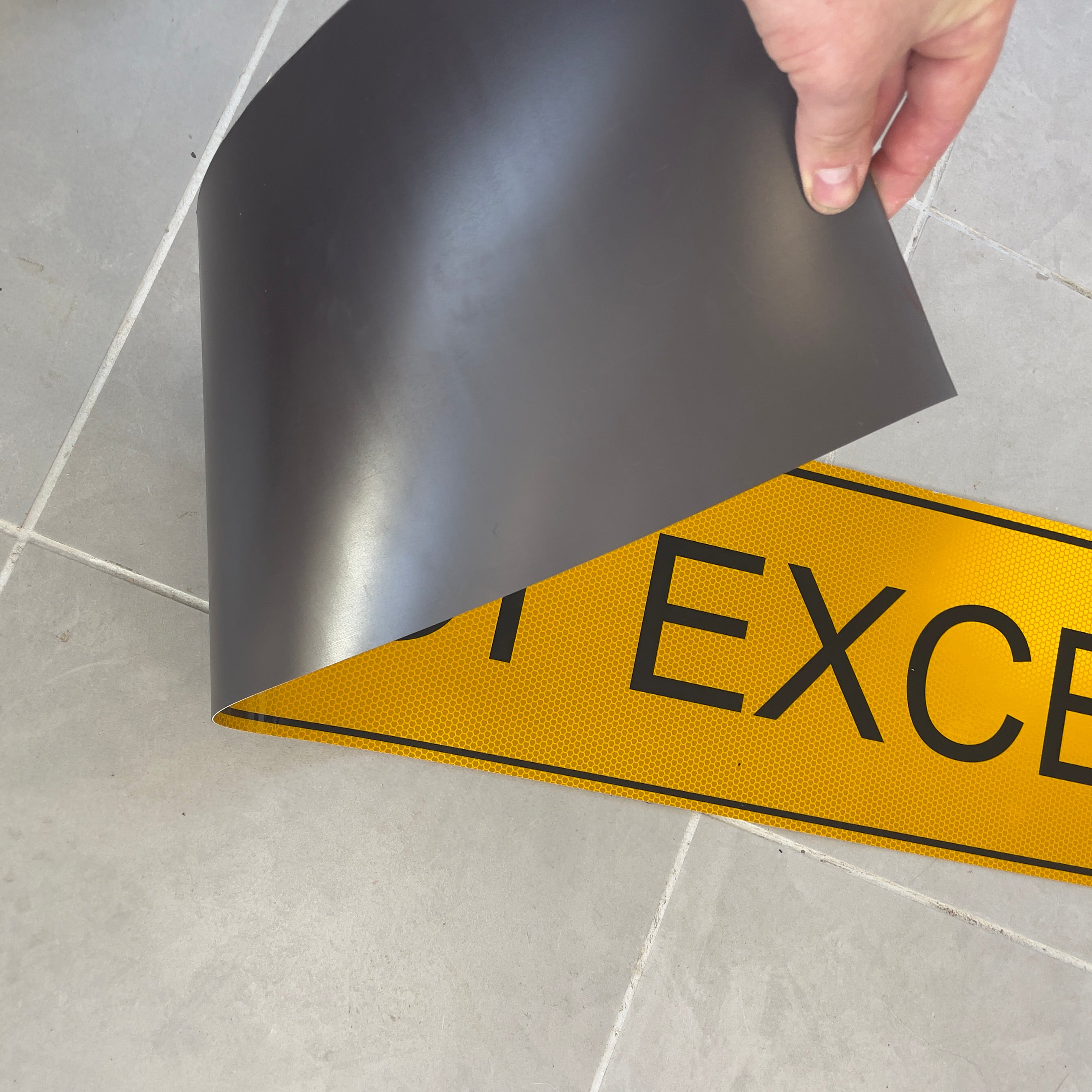 Plaque magnétique CONVOI EXCEPTIONNEL – Jaune réfléchissant – Dimensions réglementaires-3