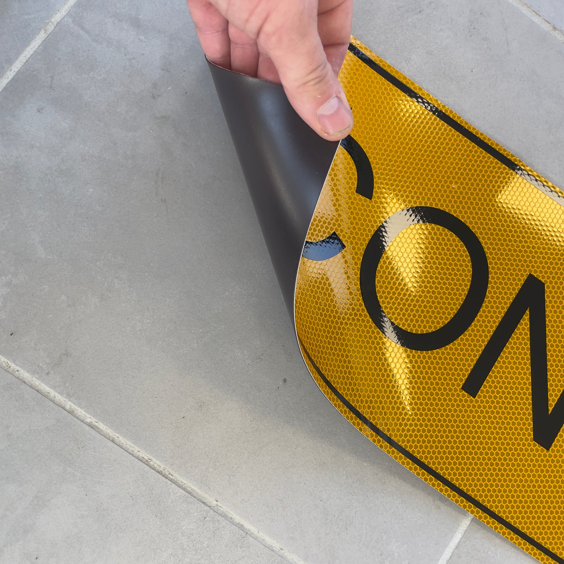 Plaque magnétique CONVOI EXCEPTIONNEL – Jaune réfléchissant – Dimensions réglementaires-2