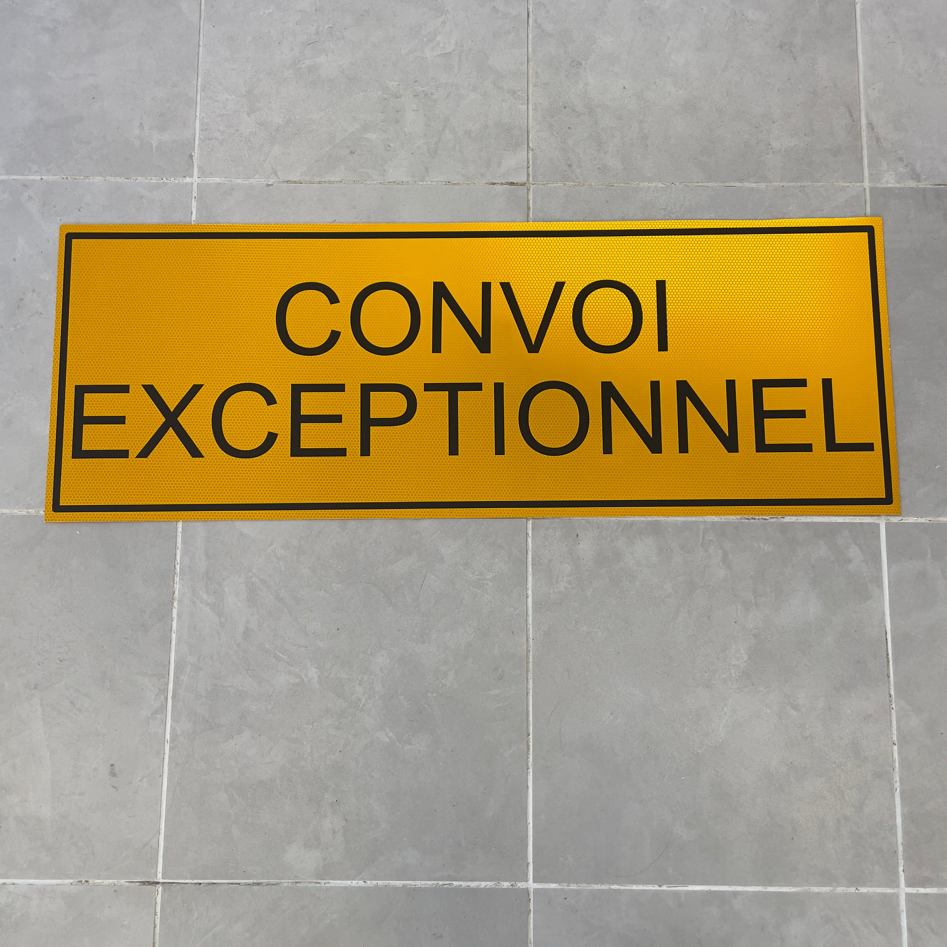 Plaque magnétique CONVOI EXCEPTIONNEL – Jaune réfléchissant – Dimensions réglementaires