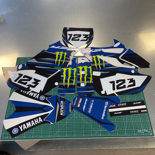 Kit Déco compatible Yamaha YZ 80 & YZ 85 – 1993 à 2026 – Design Racing Bleu/Noir | Kover Graphik