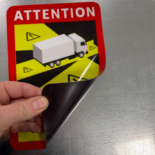 Sticker & Panneau Magnétique Humour “Attention – Mange tes morts” – 25 × 17 cm – Style Panneau Officiel-2